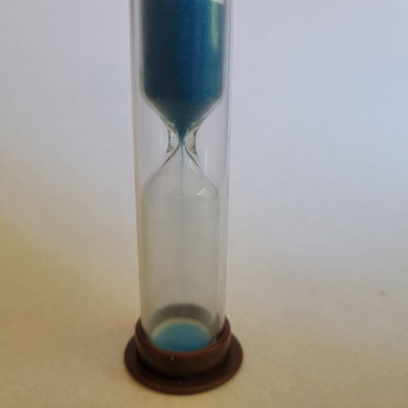 Mysterium Game Sand Timer Replacement Piece Blue Minute Mini Hourglass Plastic G - Picture 2 of 5